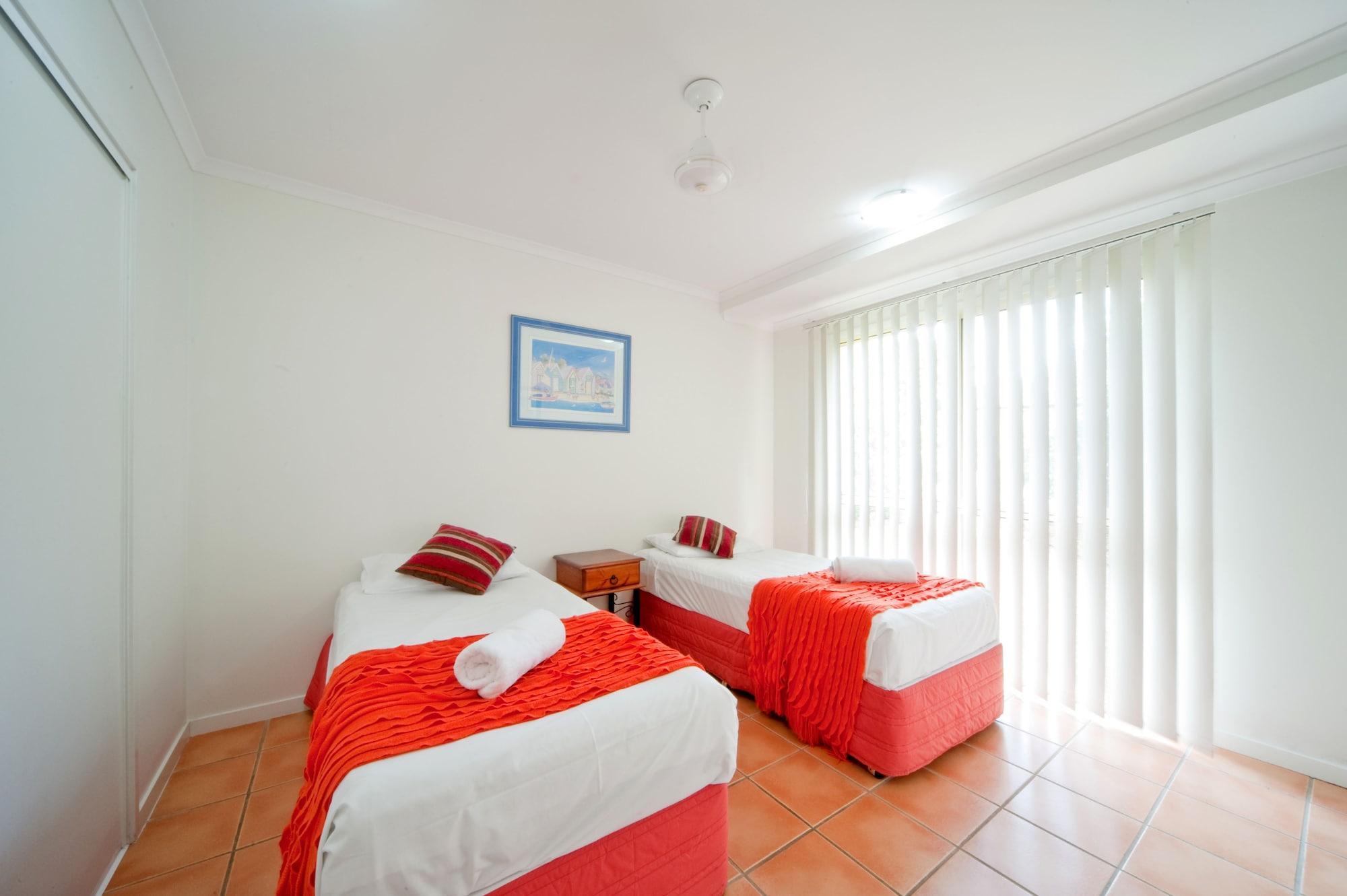 At Beach Court Holiday Villas Эйрли-Бич Экстерьер фото